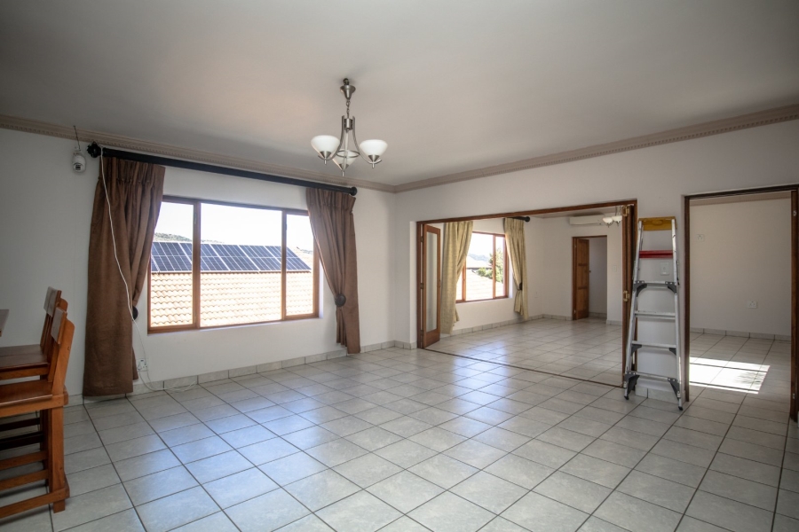 5 Bedroom Property for Sale in Birdwood Estate North West